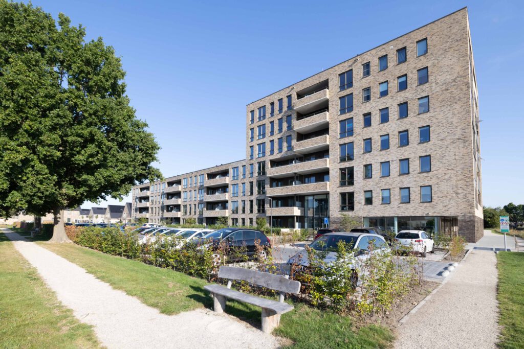 Heerenhage appartementen voor senioren Heerenveen parkeerterrein